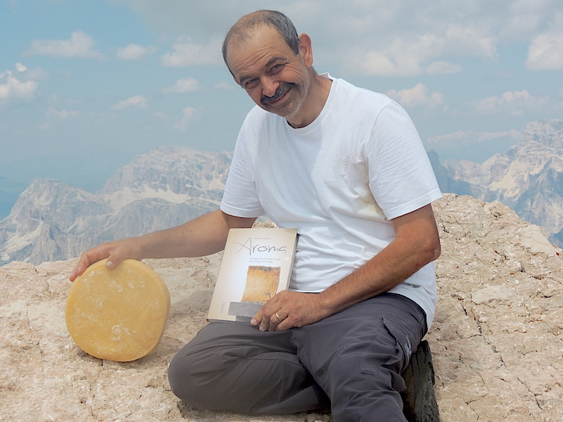 Grassi in vetta al Pelmo con Aroma il suo ultimo libro